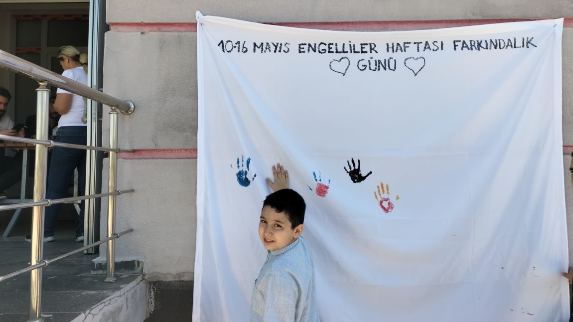 10 Mayıs-16 Mayıs Dünya Engelliler Haftası Kapsamında Özel Öğrencilerimiz ile İl Milli Eğitim Müdürlüğünün Programına Katılan Öğrenci ve Öğretmenlerimiz